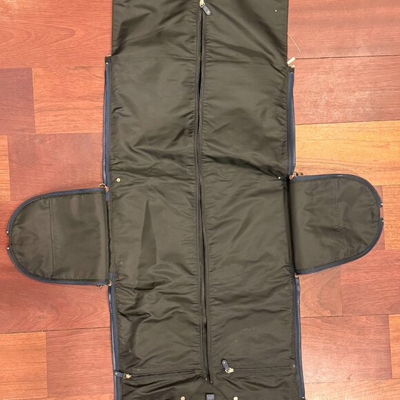 HOOK & ALBERT GARMENT WEEKENDER - Picture 11 of 15